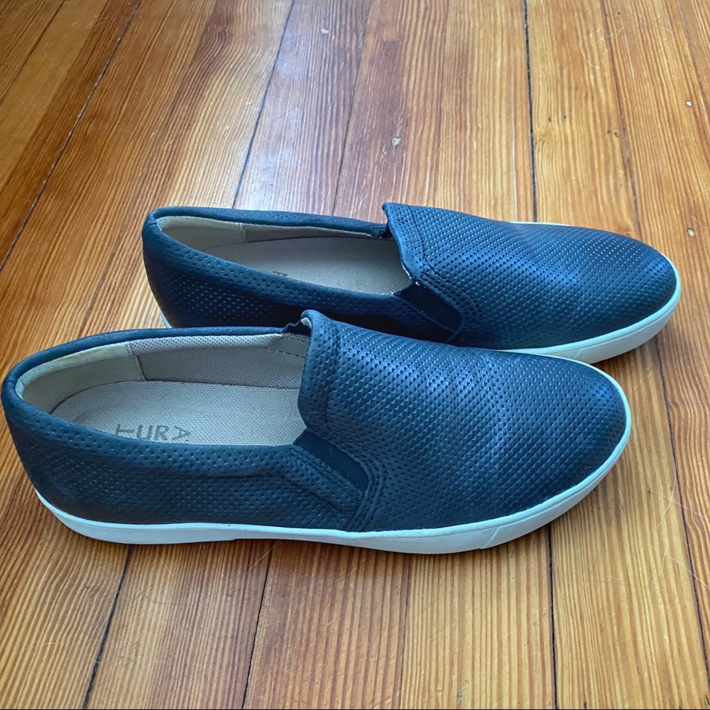 Like NEW Black Naturalizer Slip on Sneaker; 9.5